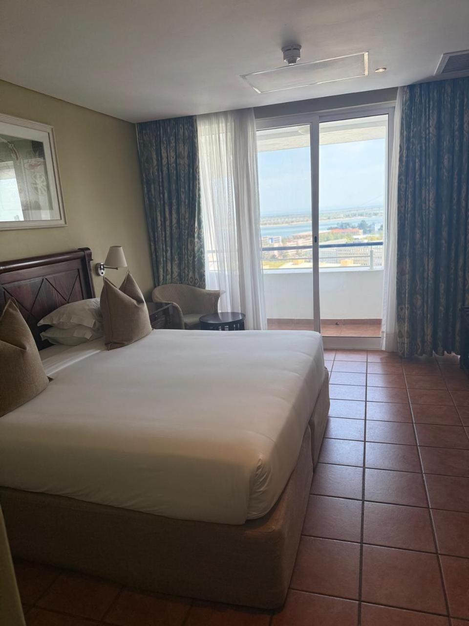 Hotel Cardoso Maputo Bagian luar foto