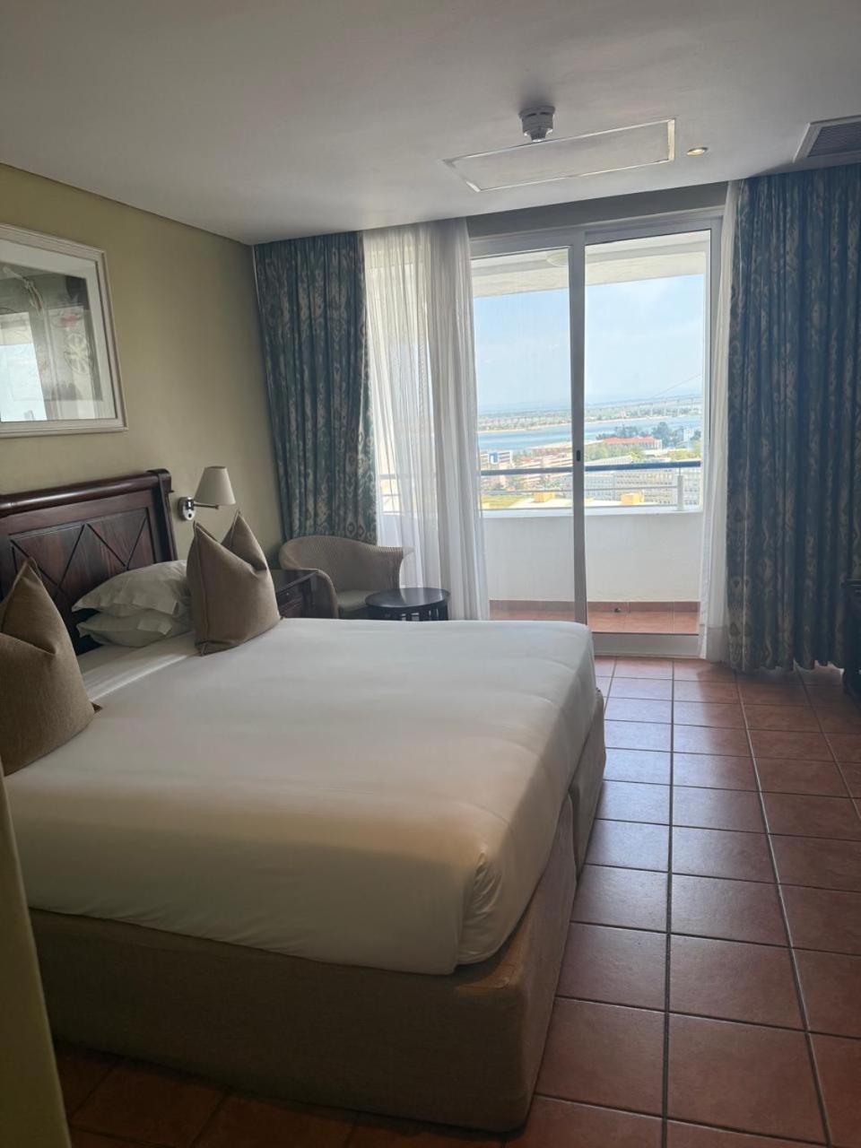 Hotel Cardoso Maputo Bagian luar foto