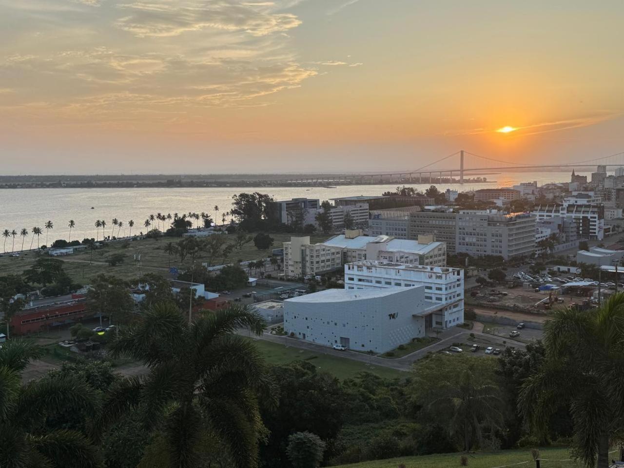 Hotel Cardoso Maputo Bagian luar foto
