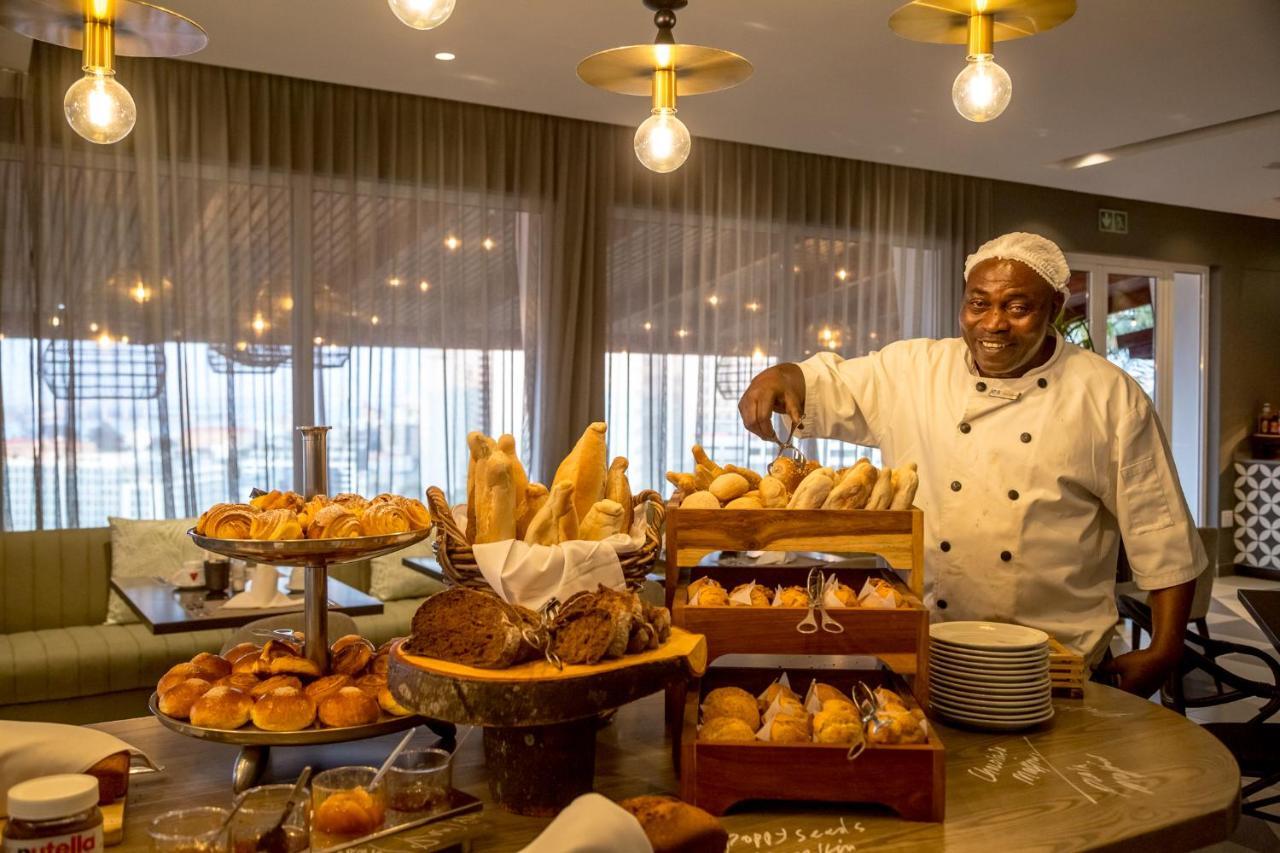 Hotel Cardoso Maputo Bagian luar foto